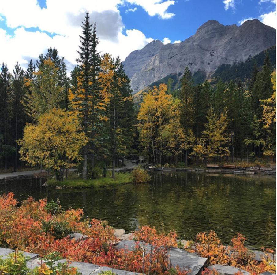 Crosswaters Resort At Kananaskis Exterior photo